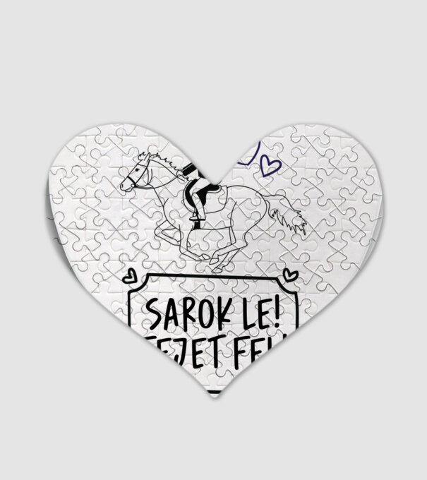 Lovas lecke minta fehér pólón