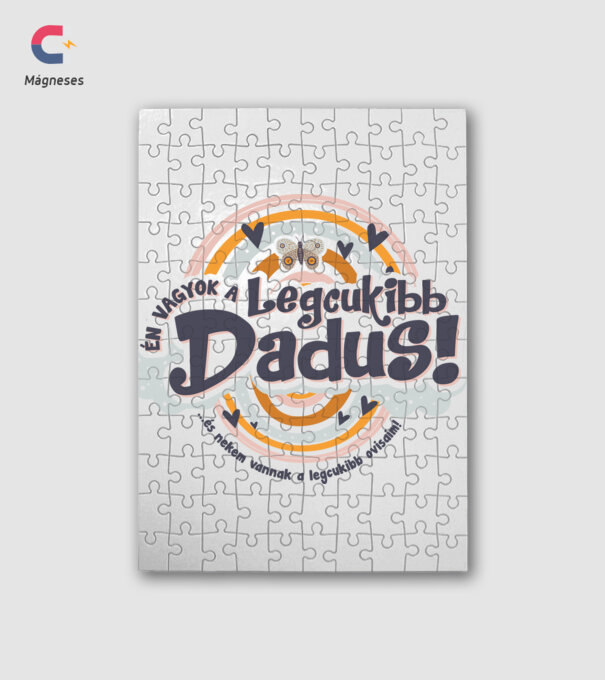 Legcukibb Dadus minta fehér pólón