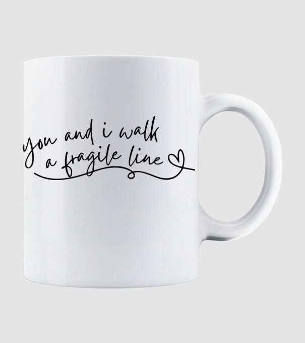 Taylor Swift you and i walk a fragile line minta fehér pólón