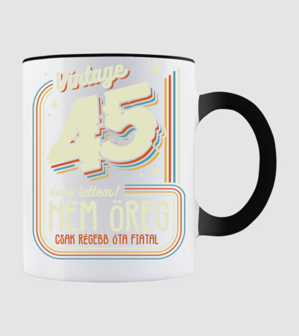 Régebb óta fiatal 45 éves minta fekete pólón