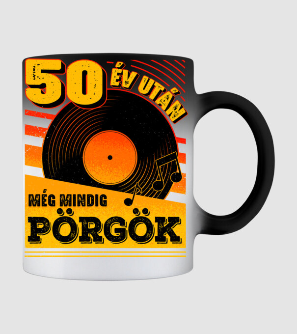50 év után még mindig pörgök minta fekete pólón