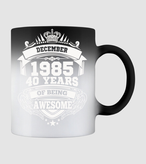 Awesome being of 1985 DECEMBER minta fekete pólón