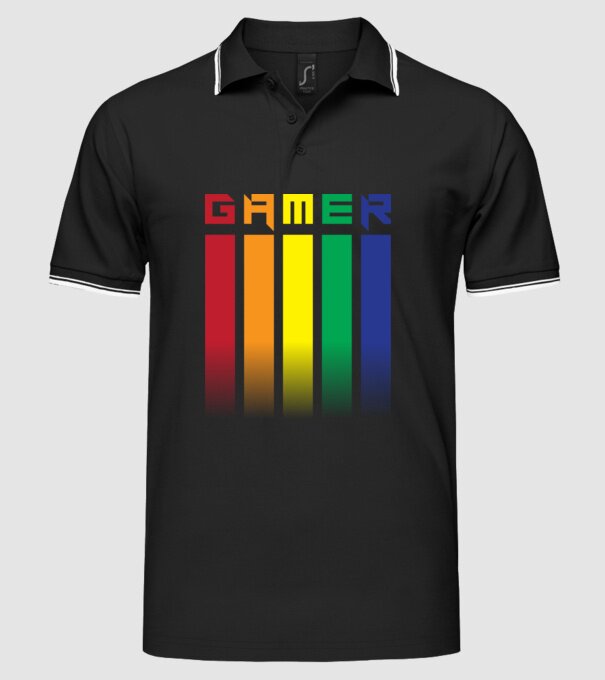 Gamer minta fekete pólón