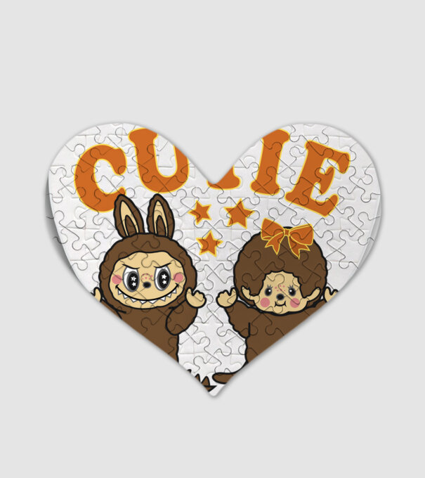 Aranyos Chhichi és Zimomo (Labubu) minta fehér pólón