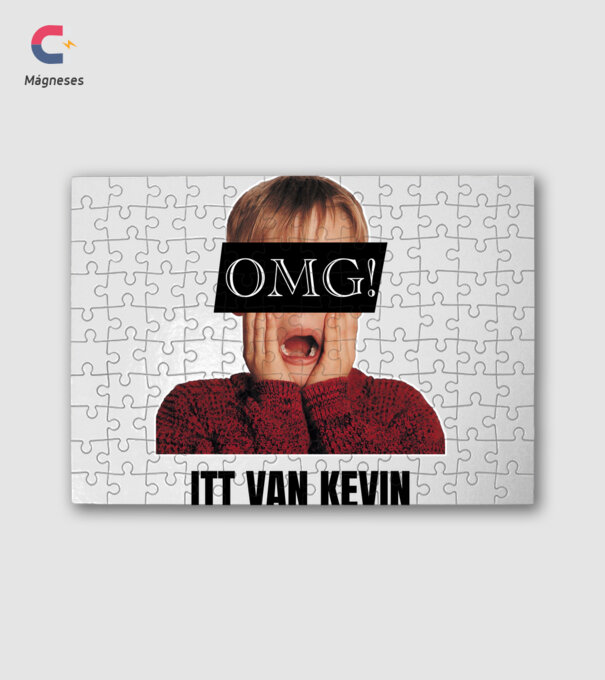 Itt van Kevin minta fehér pólón