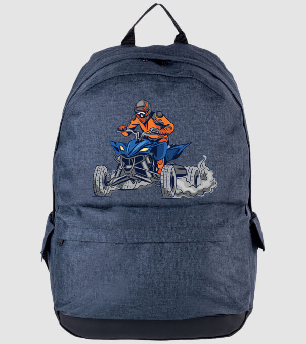 Quad minta farmerkék pólón