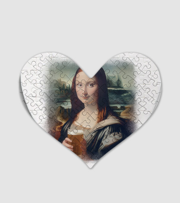Mona Lisa sörrel minta fehér pólón