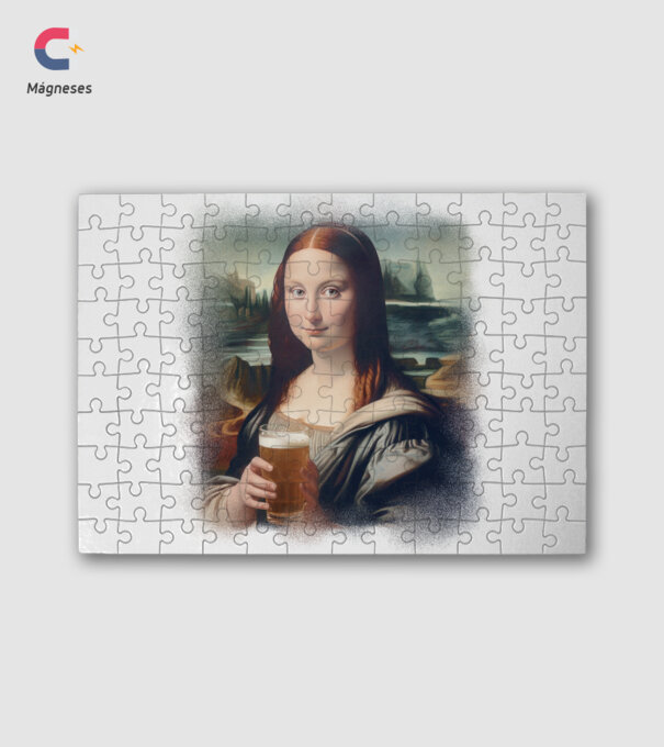 Mona Lisa sörrel minta fehér pólón