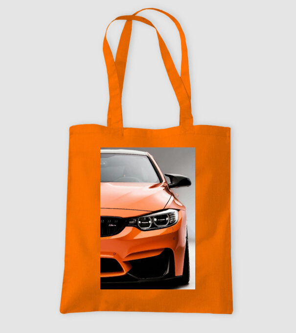 BMW M4 minta narancssárga pólón