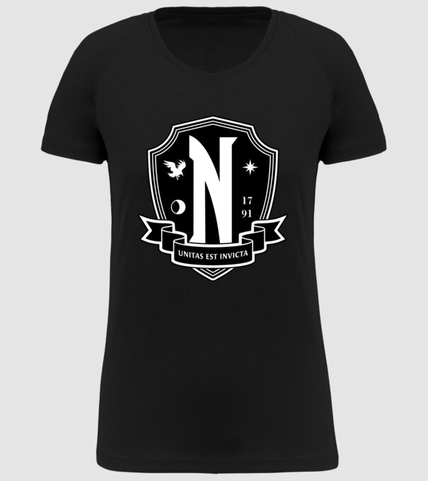Wednesday Nevermore akadémia logo minta fekete pólón