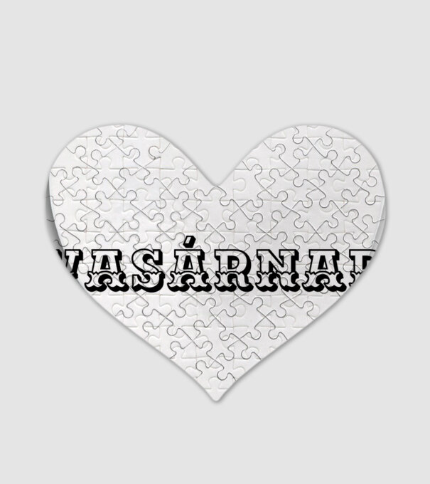 Vasárnap minta fehér pólón