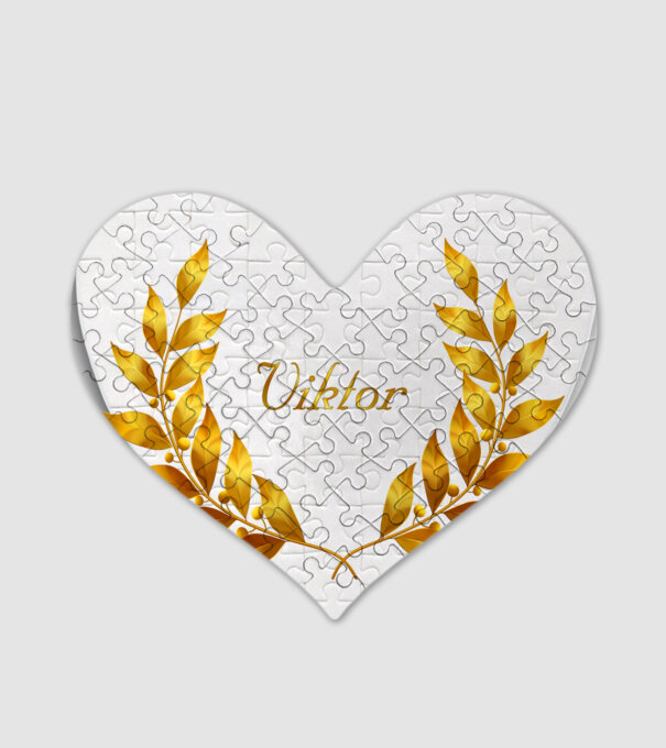 Viktor minta fehér pólón