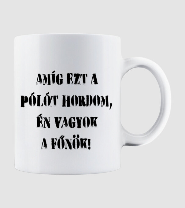 Főnök minta fehér pólón