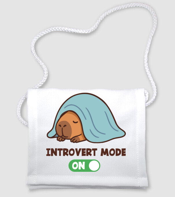 Introvert mode minta fehér pólón