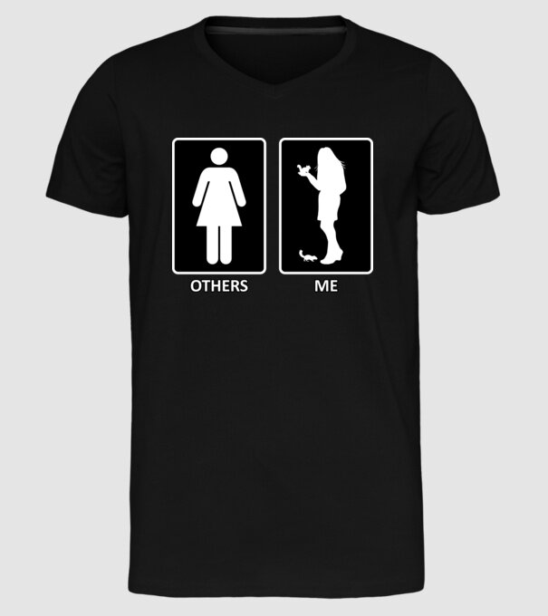 Others vs. Me (nő) - mókus minta fekete pólón