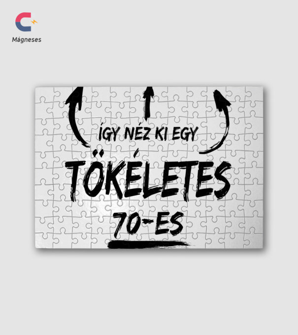 Így néz ki egy tökéletes 70-es - fekete minta fehér pólón