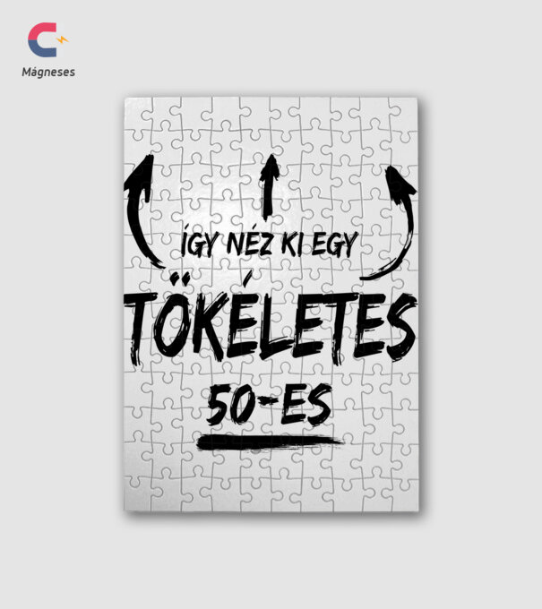 Így néz ki egy tökéletes 50-es - fekete minta fehér pólón