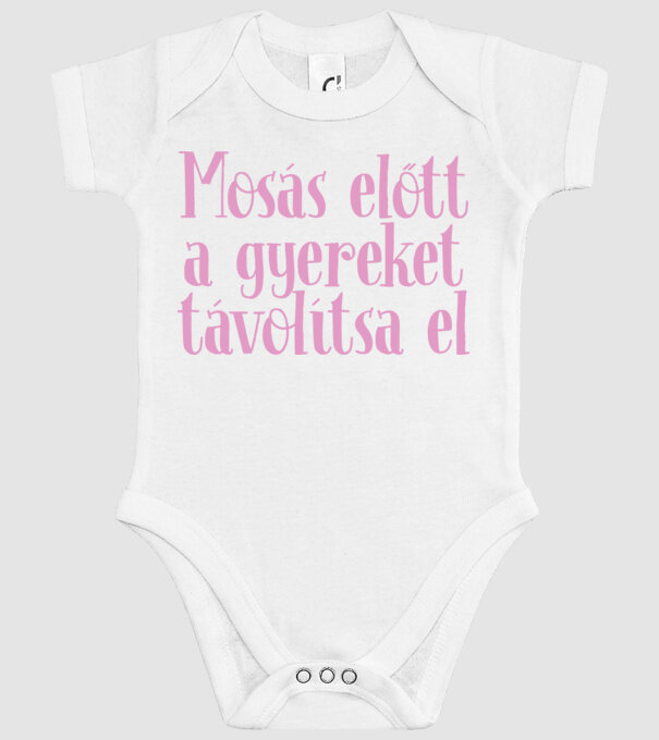 Mosás előtt minta fehér pólón