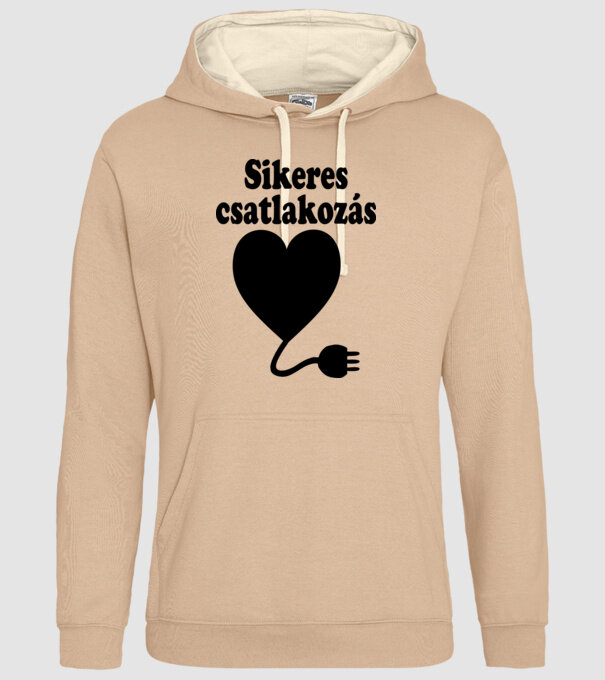 Sikeres csatlakozás konnektor - páros (fiú) minta homokszín pólón