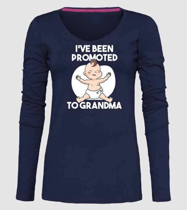 Nagymama lettem minta sötétkék pólón