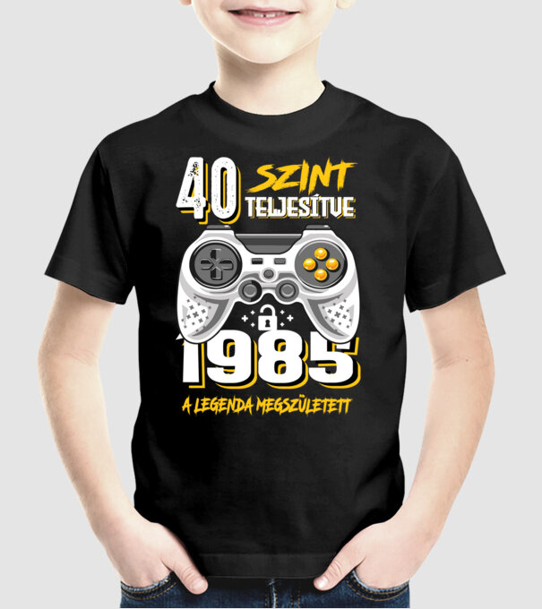 GAMER szint teljesítve 40. 1985 minta fekete pólón