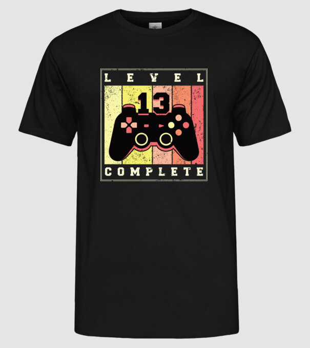 Level 13 Complete Szülinapra póló minta fekete pólón