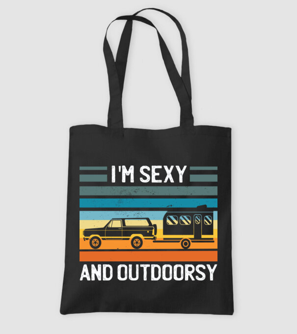Sexy And Outdoorsy minta fekete pólón