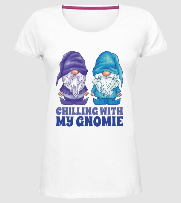 Chilling with my Gnomie minta fehér pólón
