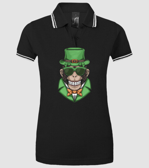 St Patrick Majom minta fekete pólón