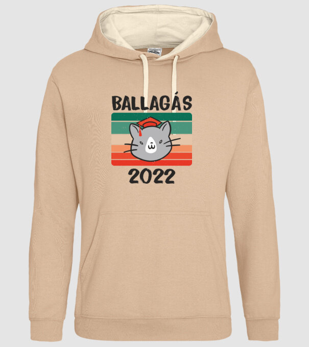 Ballagó cica fehérre 2022 minta homokszín pólón