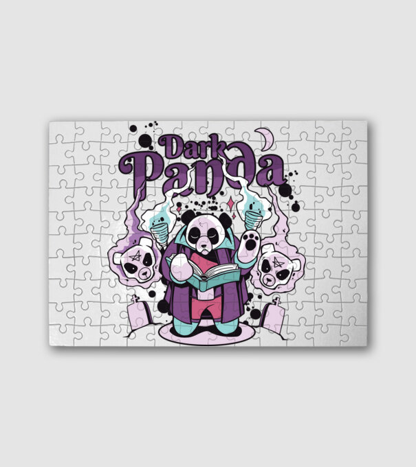 Sötét panda minta fehér pólón