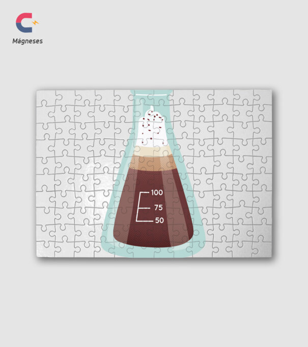 Macchiato minta fehér pólón