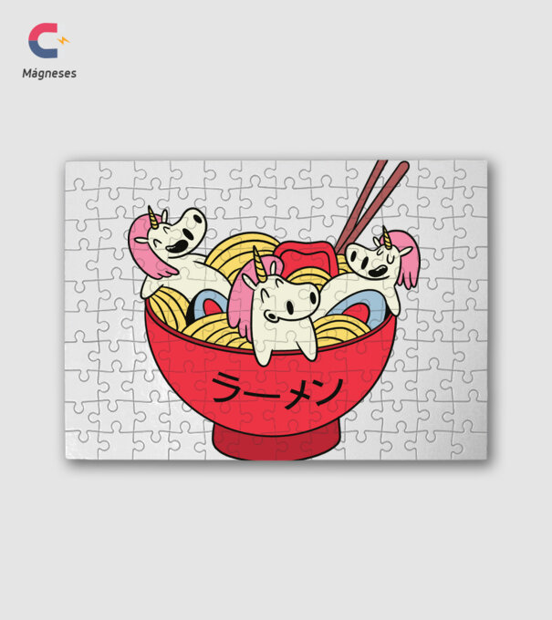 Unikornis Ramen minta fehér pólón