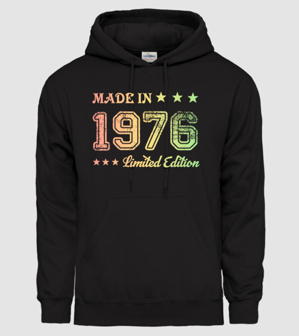 1976 minta fekete pólón