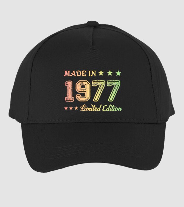 1977 minta fekete pólón