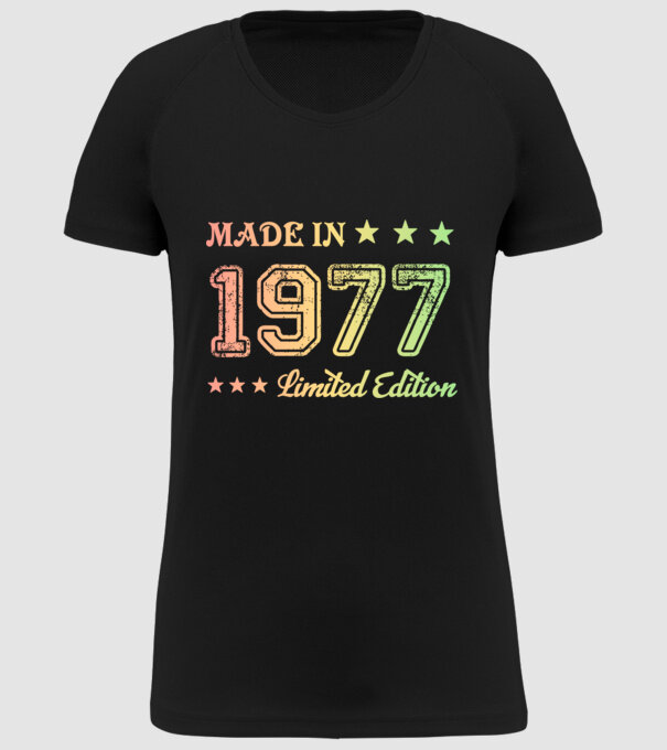 1977 minta fekete pólón