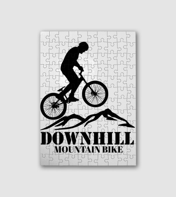 DOWNHILL minta fehér pólón