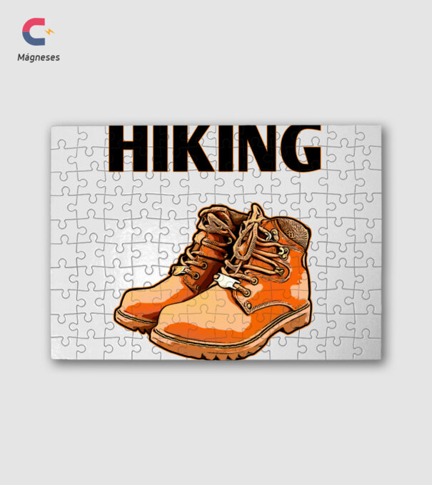 Hiking minta fehér pólón