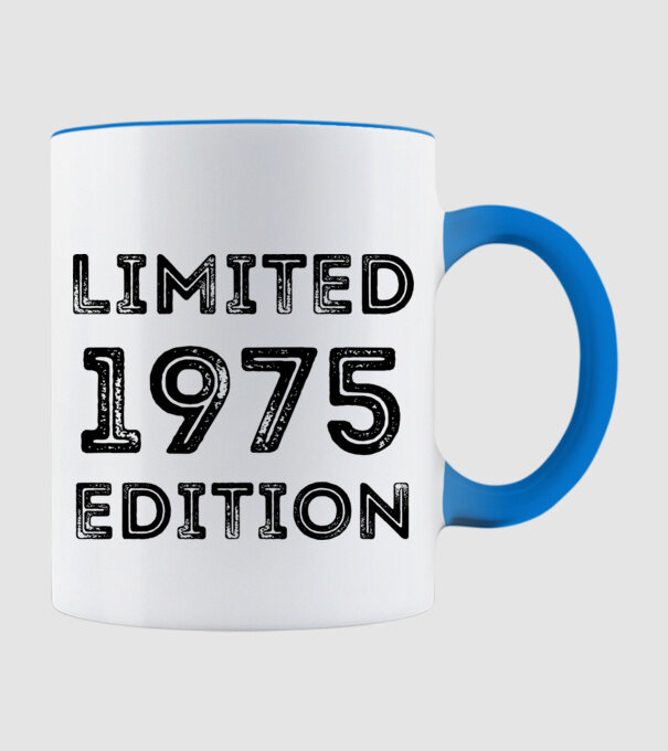 1975 minta világoskék pólón