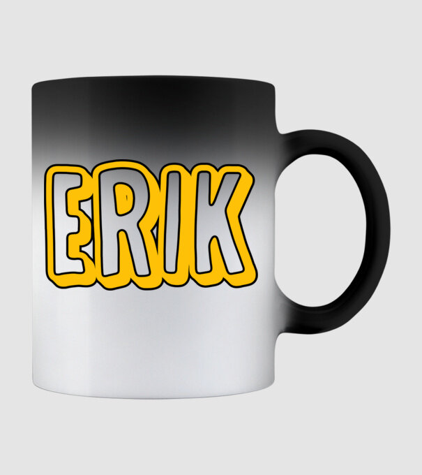 Erik minta fekete pólón
