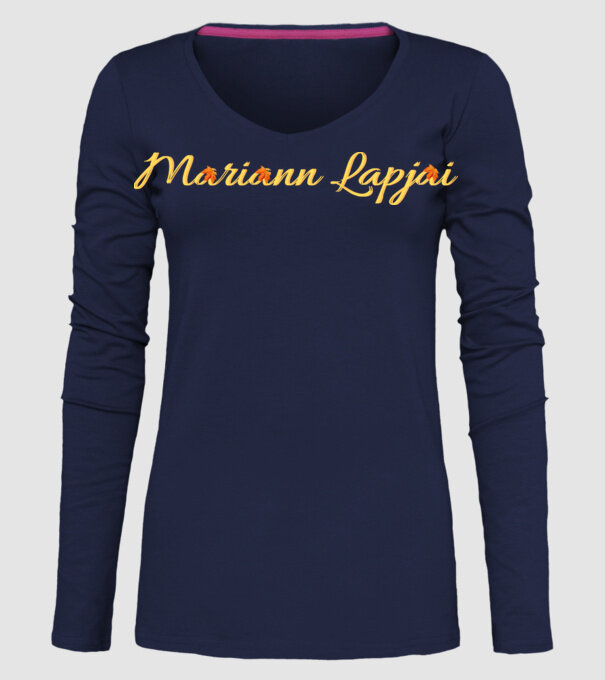 Mariann Lapjai ősz minta sötétkék pólón