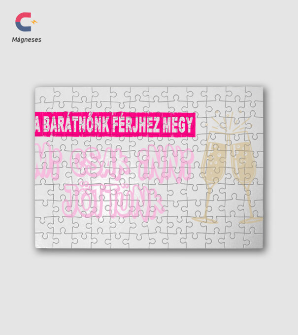 A barátnőnk férjhez megy, mi csak inni jöttünk minta fehér pólón