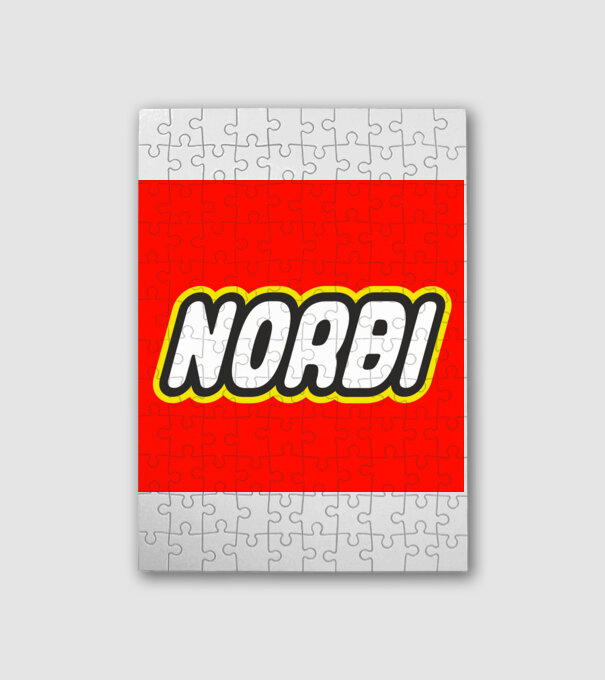 Norbi minta fehér pólón