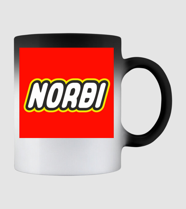 Norbi minta fekete pólón