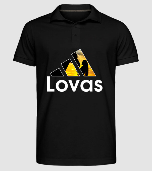 Lovas minta fekete pólón