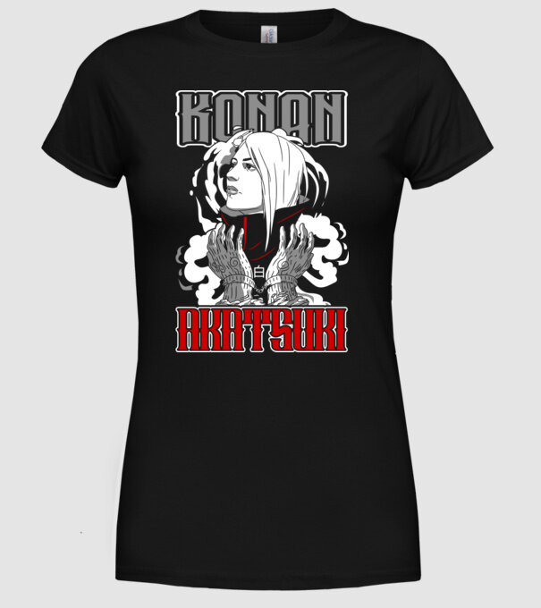 Konan minta fekete pólón