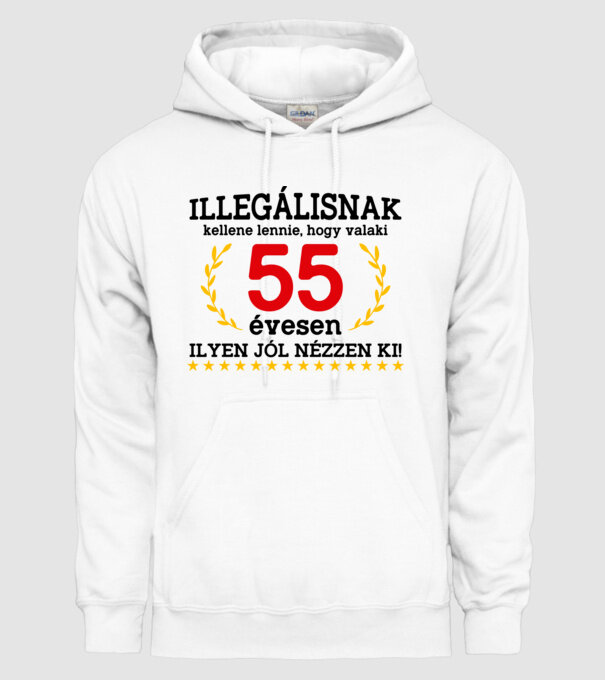 Illegálisnak kellene lennie, hogy valaki 55 évesen ilyen jól nézzen ki minta fehér pólón