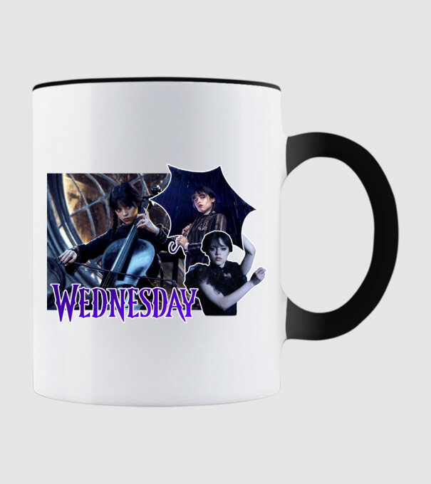 Wednesday minta fekete pólón