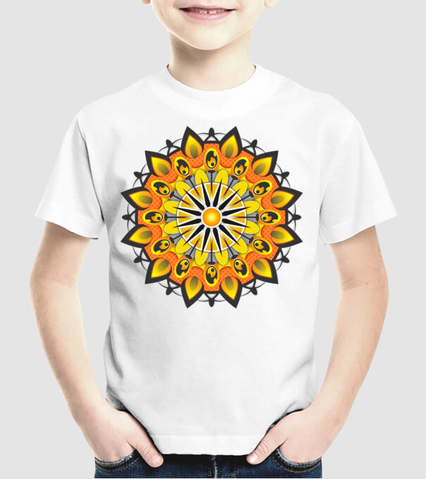 Nap mandala minta fehér pólón