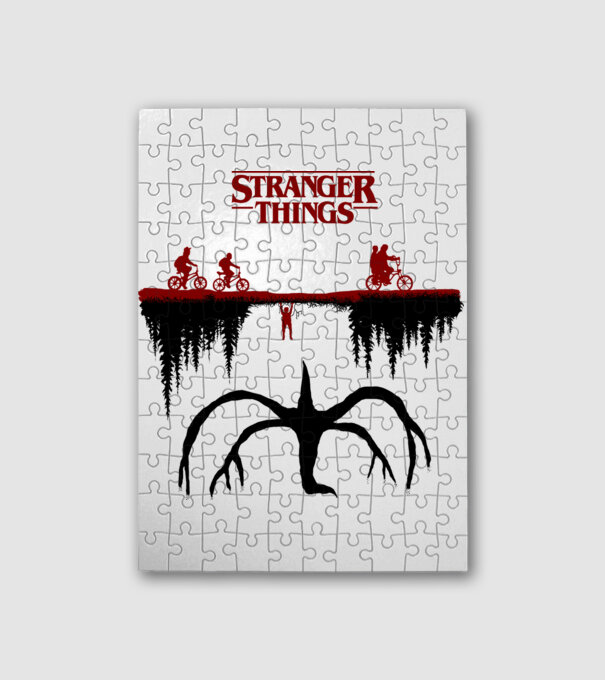 Stranger Things minta fehér pólón